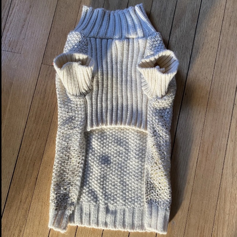 Dog Puppy Sweater Turtleneck Cream Gold Detail 100% Acrylic Dry Clean 22x15” Fun